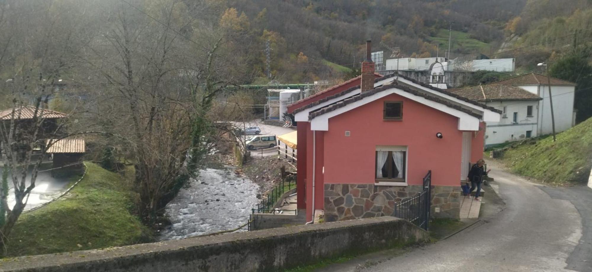 La Falguera Pola de Lena Buitenkant foto